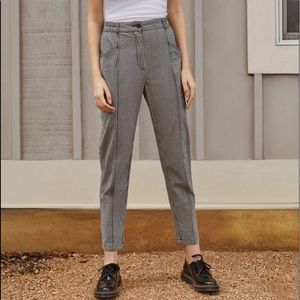 URBAN OUTFITTERS gingham ankle cropped pants